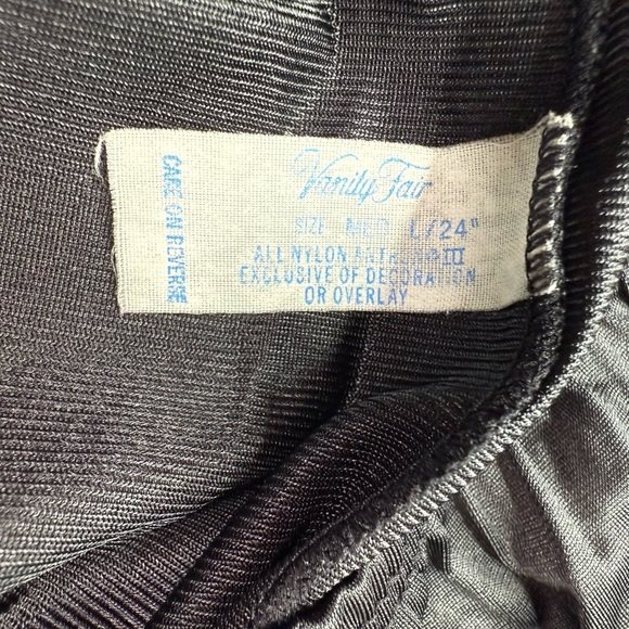 Vanity Fair Black Lace Trim Half Slip Size Medium - Picture 3 of 6